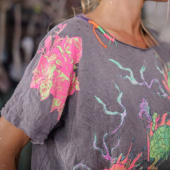 Magnolia Pearl Dragons and Roses T - Picture 3 of 14